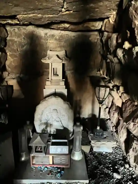 正善寺の{uncategorized: "未分類", other: "その他", undefined: "問題あり", building: "その他建物", grave: "お墓", sacred_gate: "鳥居", guardian: "狛犬", statue: "像", buddha: "仏像", history: "歴史", nature: "自然", garden: "庭園", animal: "動物", pagoda: "塔", temizu: "手水舎", mountain_gate: "山門・神門", sanctuary: "本殿・本堂", subordinate: "末社・摂社", art: "芸術", scenery: "景色", jizo: "地蔵", ema: "絵馬", goshuin: "御朱印", omikuji: "おみくじ", items: "授与品その他", amulet: "お守り", goshuincho: "御朱印帳", eats: "食事", festival: "お祭り", votive_dance: "神楽", shichigosan: "七五三参", wedding: "結婚式", experience: "体験その他", initially: "初詣", around: "周辺", anti_infection: "感染症対策"}