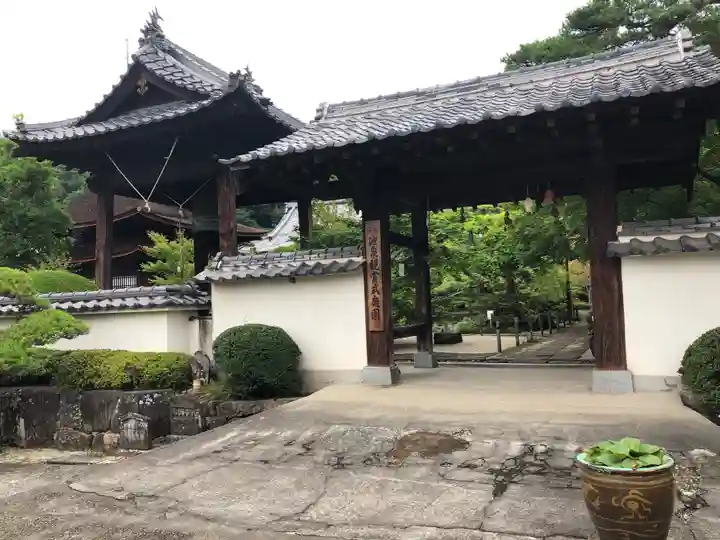 東光寺の山門・神門