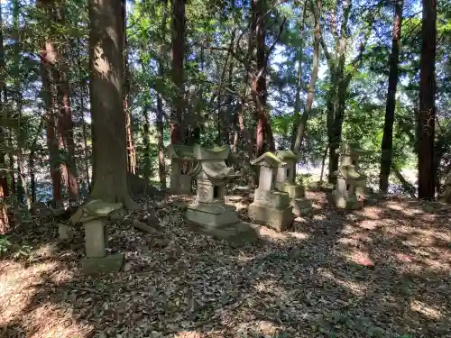 谷地賀星宮神社の{uncategorized: "未分類", other: "その他", undefined: "問題あり", building: "その他建物", grave: "お墓", sacred_gate: "鳥居", guardian: "狛犬", statue: "像", buddha: "仏像", history: "歴史", nature: "自然", garden: "庭園", animal: "動物", pagoda: "塔", temizu: "手水舎", mountain_gate: "山門・神門", sanctuary: "本殿・本堂", subordinate: "末社・摂社", art: "芸術", scenery: "景色", jizo: "地蔵", ema: "絵馬", goshuin: "御朱印", omikuji: "おみくじ", items: "授与品その他", amulet: "お守り", goshuincho: "御朱印帳", eats: "食事", festival: "お祭り", votive_dance: "神楽", shichigosan: "七五三参", wedding: "結婚式", experience: "体験その他", initially: "初詣", around: "周辺", anti_infection: "感染症対策"}