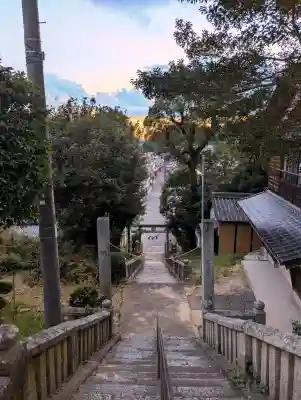 長尾神社の{uncategorized: "未分類", other: "その他", undefined: "問題あり", building: "その他建物", grave: "お墓", sacred_gate: "鳥居", guardian: "狛犬", statue: "像", buddha: "仏像", history: "歴史", nature: "自然", garden: "庭園", animal: "動物", pagoda: "塔", temizu: "手水舎", mountain_gate: "山門・神門", sanctuary: "本殿・本堂", subordinate: "末社・摂社", art: "芸術", scenery: "景色", jizo: "地蔵", ema: "絵馬", goshuin: "御朱印", omikuji: "おみくじ", items: "授与品その他", amulet: "お守り", goshuincho: "御朱印帳", eats: "食事", festival: "お祭り", votive_dance: "神楽", shichigosan: "七五三参", wedding: "結婚式", experience: "体験その他", initially: "初詣", around: "周辺", anti_infection: "感染症対策"}