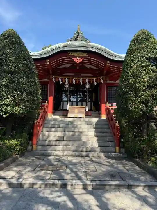 東大島神社の{uncategorized: "未分類", other: "その他", undefined: "問題あり", building: "その他建物", grave: "お墓", sacred_gate: "鳥居", guardian: "狛犬", statue: "像", buddha: "仏像", history: "歴史", nature: "自然", garden: "庭園", animal: "動物", pagoda: "塔", temizu: "手水舎", mountain_gate: "山門・神門", sanctuary: "本殿・本堂", subordinate: "末社・摂社", art: "芸術", scenery: "景色", jizo: "地蔵", ema: "絵馬", goshuin: "御朱印", omikuji: "おみくじ", items: "授与品その他", amulet: "お守り", goshuincho: "御朱印帳", eats: "食事", festival: "お祭り", votive_dance: "神楽", shichigosan: "七五三参", wedding: "結婚式", experience: "体験その他", initially: "初詣", around: "周辺", anti_infection: "感染症対策"}