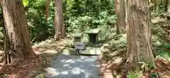 釣石神社の末社