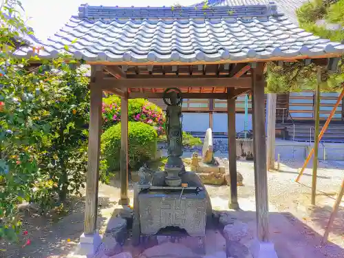 弥勒寺の手水舎