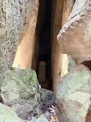 磯山弁財天の{uncategorized: "未分類", other: "その他", undefined: "問題あり", building: "その他建物", grave: "お墓", sacred_gate: "鳥居", guardian: "狛犬", statue: "像", buddha: "仏像", history: "歴史", nature: "自然", garden: "庭園", animal: "動物", pagoda: "塔", temizu: "手水舎", mountain_gate: "山門・神門", sanctuary: "本殿・本堂", subordinate: "末社・摂社", art: "芸術", scenery: "景色", jizo: "地蔵", ema: "絵馬", goshuin: "御朱印", omikuji: "おみくじ", items: "授与品その他", amulet: "お守り", goshuincho: "御朱印帳", eats: "食事", festival: "お祭り", votive_dance: "神楽", shichigosan: "七五三参", wedding: "結婚式", experience: "体験その他", initially: "初詣", around: "周辺", anti_infection: "感染症対策"}