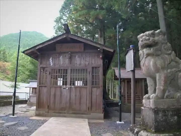 久次良神社の本殿・本堂