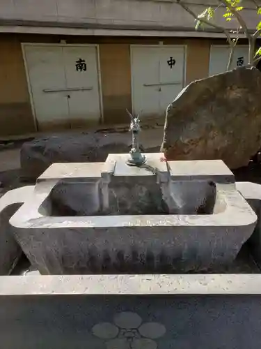 新井天神北野神社の手水舎