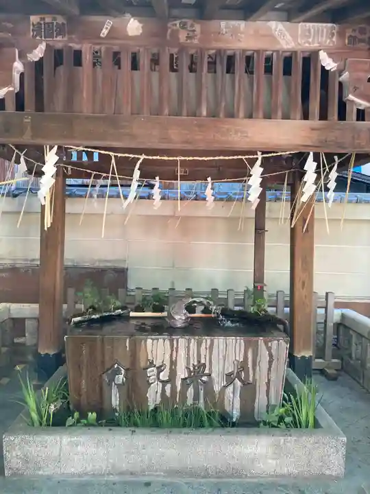 小野照崎神社の手水舎