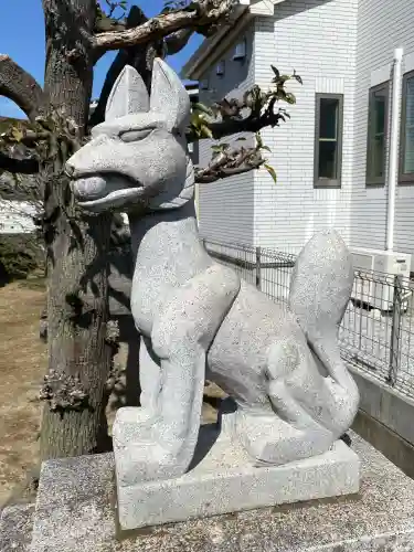 稲荷神社の{uncategorized: "未分類", other: "その他", undefined: "問題あり", building: "その他建物", grave: "お墓", sacred_gate: "鳥居", guardian: "狛犬", statue: "像", buddha: "仏像", history: "歴史", nature: "自然", garden: "庭園", animal: "動物", pagoda: "塔", temizu: "手水舎", mountain_gate: "山門・神門", sanctuary: "本殿・本堂", subordinate: "末社・摂社", art: "芸術", scenery: "景色", jizo: "地蔵", ema: "絵馬", goshuin: "御朱印", omikuji: "おみくじ", items: "授与品その他", amulet: "お守り", goshuincho: "御朱印帳", eats: "食事", festival: "お祭り", votive_dance: "神楽", shichigosan: "七五三参", wedding: "結婚式", experience: "体験その他", initially: "初詣", around: "周辺", anti_infection: "感染症対策"}