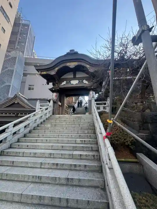 湯島天満宮の{uncategorized: "未分類", other: "その他", undefined: "問題あり", building: "その他建物", grave: "お墓", sacred_gate: "鳥居", guardian: "狛犬", statue: "像", buddha: "仏像", history: "歴史", nature: "自然", garden: "庭園", animal: "動物", pagoda: "塔", temizu: "手水舎", mountain_gate: "山門・神門", sanctuary: "本殿・本堂", subordinate: "末社・摂社", art: "芸術", scenery: "景色", jizo: "地蔵", ema: "絵馬", goshuin: "御朱印", omikuji: "おみくじ", items: "授与品その他", amulet: "お守り", goshuincho: "御朱印帳", eats: "食事", festival: "お祭り", votive_dance: "神楽", shichigosan: "七五三参", wedding: "結婚式", experience: "体験その他", initially: "初詣", around: "周辺", anti_infection: "感染症対策"}