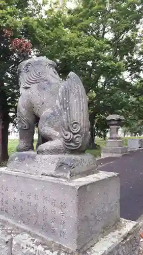 東神社の狛犬