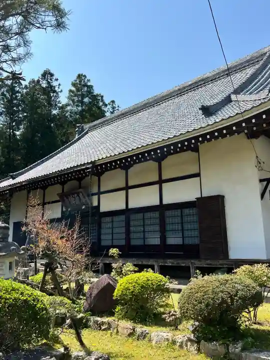 養源寺(養源禅寺)の{uncategorized: "未分類", other: "その他", undefined: "問題あり", building: "その他建物", grave: "お墓", sacred_gate: "鳥居", guardian: "狛犬", statue: "像", buddha: "仏像", history: "歴史", nature: "自然", garden: "庭園", animal: "動物", pagoda: "塔", temizu: "手水舎", mountain_gate: "山門・神門", sanctuary: "本殿・本堂", subordinate: "末社・摂社", art: "芸術", scenery: "景色", jizo: "地蔵", ema: "絵馬", goshuin: "御朱印", omikuji: "おみくじ", items: "授与品その他", amulet: "お守り", goshuincho: "御朱印帳", eats: "食事", festival: "お祭り", votive_dance: "神楽", shichigosan: "七五三参", wedding: "結婚式", experience: "体験その他", initially: "初詣", around: "周辺", anti_infection: "感染症対策"}
