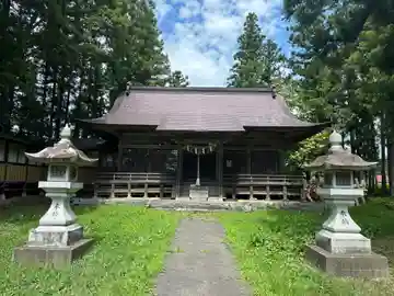 鎮岡神社の本殿・本堂