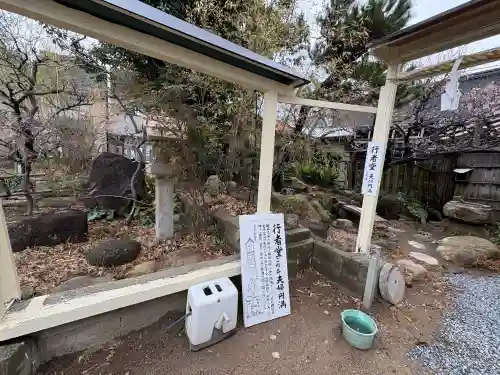 難波熊野神社の{uncategorized: "未分類", other: "その他", undefined: "問題あり", building: "その他建物", grave: "お墓", sacred_gate: "鳥居", guardian: "狛犬", statue: "像", buddha: "仏像", history: "歴史", nature: "自然", garden: "庭園", animal: "動物", pagoda: "塔", temizu: "手水舎", mountain_gate: "山門・神門", sanctuary: "本殿・本堂", subordinate: "末社・摂社", art: "芸術", scenery: "景色", jizo: "地蔵", ema: "絵馬", goshuin: "御朱印", omikuji: "おみくじ", items: "授与品その他", amulet: "お守り", goshuincho: "御朱印帳", eats: "食事", festival: "お祭り", votive_dance: "神楽", shichigosan: "七五三参", wedding: "結婚式", experience: "体験その他", initially: "初詣", around: "周辺", anti_infection: "感染症対策"}