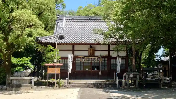 高牟神社(瀬古)の本殿・本堂