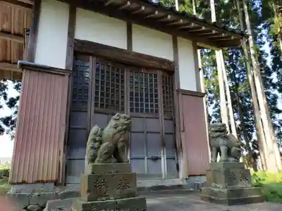 諏訪社の本殿・本堂