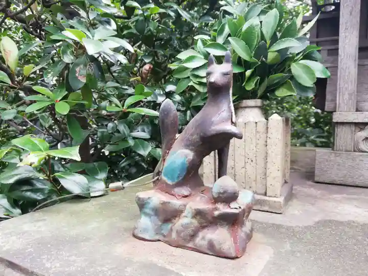 稲荷神社の狛犬