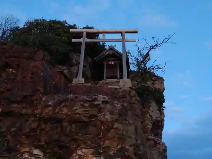 稲佐の浜 弁天島(島根県)