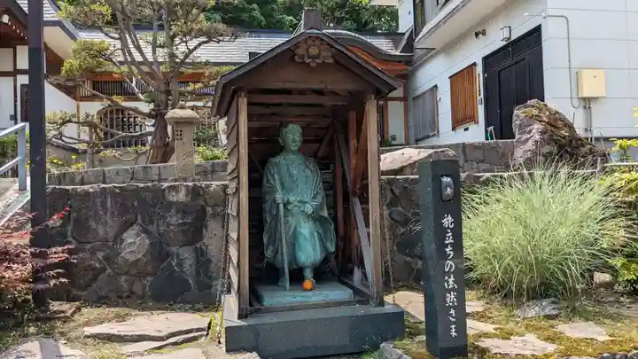 天上寺の像