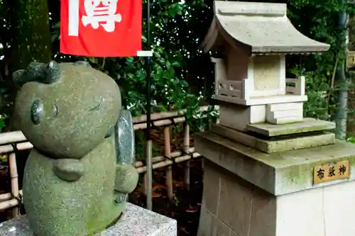 亀ケ池八幡宮の像