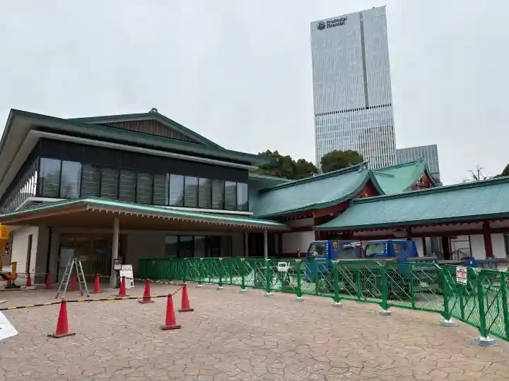 日枝神社の{uncategorized: "未分類", other: "その他", undefined: "問題あり", building: "その他建物", grave: "お墓", sacred_gate: "鳥居", guardian: "狛犬", statue: "像", buddha: "仏像", history: "歴史", nature: "自然", garden: "庭園", animal: "動物", pagoda: "塔", temizu: "手水舎", mountain_gate: "山門・神門", sanctuary: "本殿・本堂", subordinate: "末社・摂社", art: "芸術", scenery: "景色", jizo: "地蔵", ema: "絵馬", goshuin: "御朱印", omikuji: "おみくじ", items: "授与品その他", amulet: "お守り", goshuincho: "御朱印帳", eats: "食事", festival: "お祭り", votive_dance: "神楽", shichigosan: "七五三参", wedding: "結婚式", experience: "体験その他", initially: "初詣", around: "周辺", anti_infection: "感染症対策"}