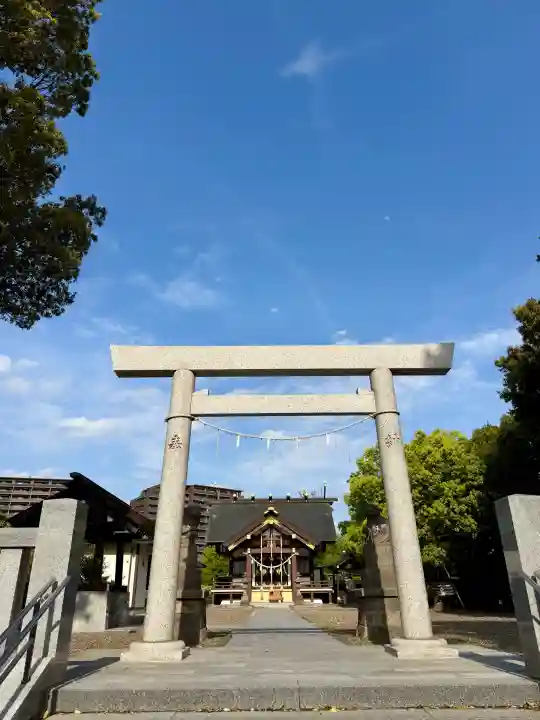 十二神社の{uncategorized: "未分類", other: "その他", undefined: "問題あり", building: "その他建物", grave: "お墓", sacred_gate: "鳥居", guardian: "狛犬", statue: "像", buddha: "仏像", history: "歴史", nature: "自然", garden: "庭園", animal: "動物", pagoda: "塔", temizu: "手水舎", mountain_gate: "山門・神門", sanctuary: "本殿・本堂", subordinate: "末社・摂社", art: "芸術", scenery: "景色", jizo: "地蔵", ema: "絵馬", goshuin: "御朱印", omikuji: "おみくじ", items: "授与品その他", amulet: "お守り", goshuincho: "御朱印帳", eats: "食事", festival: "お祭り", votive_dance: "神楽", shichigosan: "七五三参", wedding: "結婚式", experience: "体験その他", initially: "初詣", around: "周辺", anti_infection: "感染症対策"}