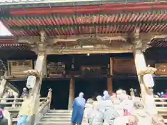 華厳寺の本殿