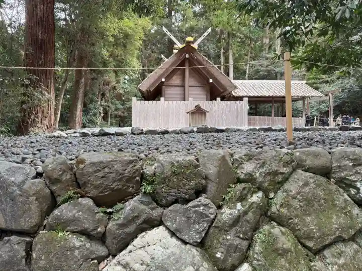 風宮(豊受大神宮別宮)の{uncategorized: "未分類", other: "その他", undefined: "問題あり", building: "その他建物", grave: "お墓", sacred_gate: "鳥居", guardian: "狛犬", statue: "像", buddha: "仏像", history: "歴史", nature: "自然", garden: "庭園", animal: "動物", pagoda: "塔", temizu: "手水舎", mountain_gate: "山門・神門", sanctuary: "本殿・本堂", subordinate: "末社・摂社", art: "芸術", scenery: "景色", jizo: "地蔵", ema: "絵馬", goshuin: "御朱印", omikuji: "おみくじ", items: "授与品その他", amulet: "お守り", goshuincho: "御朱印帳", eats: "食事", festival: "お祭り", votive_dance: "神楽", shichigosan: "七五三参", wedding: "結婚式", experience: "体験その他", initially: "初詣", around: "周辺", anti_infection: "感染症対策"}