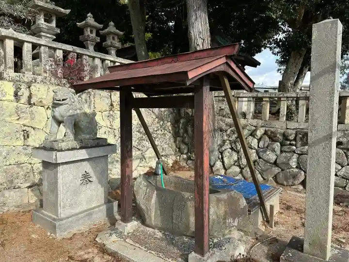 岐尼神社の{uncategorized: "未分類", other: "その他", undefined: "問題あり", building: "その他建物", grave: "お墓", sacred_gate: "鳥居", guardian: "狛犬", statue: "像", buddha: "仏像", history: "歴史", nature: "自然", garden: "庭園", animal: "動物", pagoda: "塔", temizu: "手水舎", mountain_gate: "山門・神門", sanctuary: "本殿・本堂", subordinate: "末社・摂社", art: "芸術", scenery: "景色", jizo: "地蔵", ema: "絵馬", goshuin: "御朱印", omikuji: "おみくじ", items: "授与品その他", amulet: "お守り", goshuincho: "御朱印帳", eats: "食事", festival: "お祭り", votive_dance: "神楽", shichigosan: "七五三参", wedding: "結婚式", experience: "体験その他", initially: "初詣", around: "周辺", anti_infection: "感染症対策"}