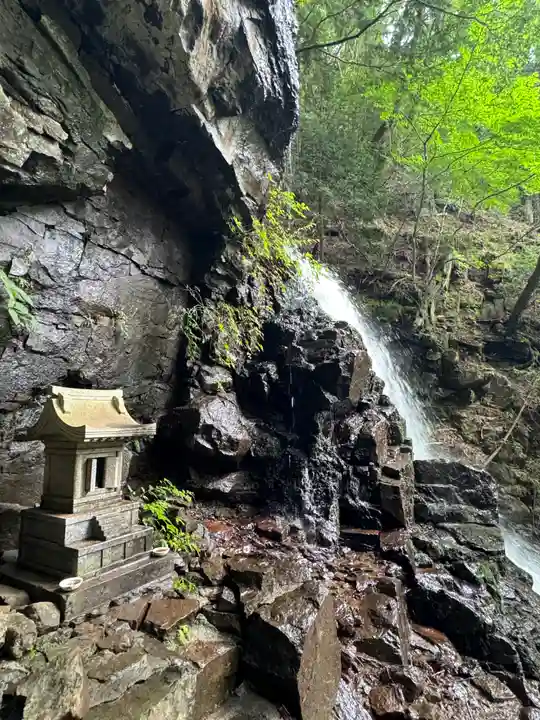 母の白滝神社(山梨県)