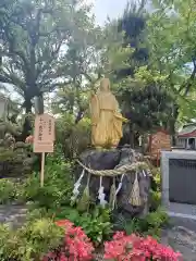 深志神社の像