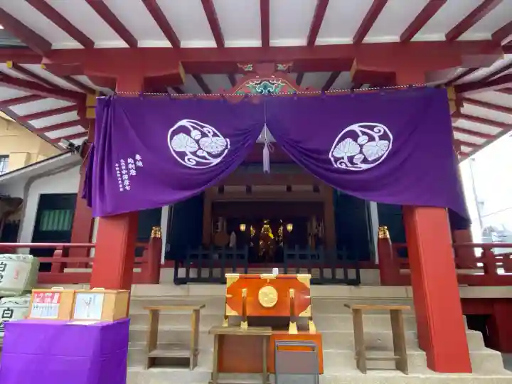 日本橋日枝神社の{uncategorized: "未分類", other: "その他", undefined: "問題あり", building: "その他建物", grave: "お墓", sacred_gate: "鳥居", guardian: "狛犬", statue: "像", buddha: "仏像", history: "歴史", nature: "自然", garden: "庭園", animal: "動物", pagoda: "塔", temizu: "手水舎", mountain_gate: "山門・神門", sanctuary: "本殿・本堂", subordinate: "末社・摂社", art: "芸術", scenery: "景色", jizo: "地蔵", ema: "絵馬", goshuin: "御朱印", omikuji: "おみくじ", items: "授与品その他", amulet: "お守り", goshuincho: "御朱印帳", eats: "食事", festival: "お祭り", votive_dance: "神楽", shichigosan: "七五三参", wedding: "結婚式", experience: "体験その他", initially: "初詣", around: "周辺", anti_infection: "感染症対策"}