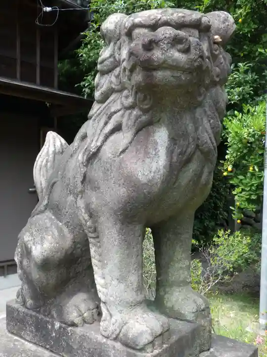 八柱神社(荒尾)の狛犬