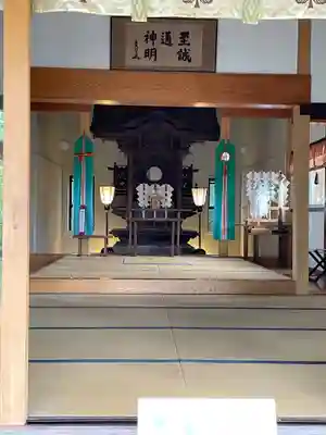 上中居諏訪神社の本殿・本堂