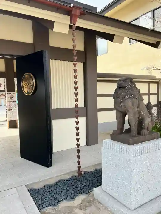 千葉縣護國神社の{uncategorized: "未分類", other: "その他", undefined: "問題あり", building: "その他建物", grave: "お墓", sacred_gate: "鳥居", guardian: "狛犬", statue: "像", buddha: "仏像", history: "歴史", nature: "自然", garden: "庭園", animal: "動物", pagoda: "塔", temizu: "手水舎", mountain_gate: "山門・神門", sanctuary: "本殿・本堂", subordinate: "末社・摂社", art: "芸術", scenery: "景色", jizo: "地蔵", ema: "絵馬", goshuin: "御朱印", omikuji: "おみくじ", items: "授与品その他", amulet: "お守り", goshuincho: "御朱印帳", eats: "食事", festival: "お祭り", votive_dance: "神楽", shichigosan: "七五三参", wedding: "結婚式", experience: "体験その他", initially: "初詣", around: "周辺", anti_infection: "感染症対策"}