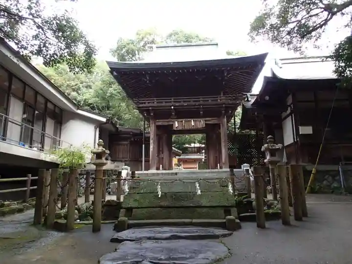 志賀海神社の山門・神門