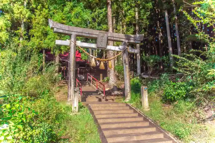 新山神社の鳥居