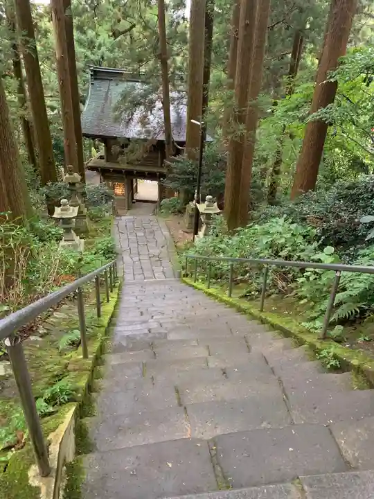 鷲子山上神社の山門・神門