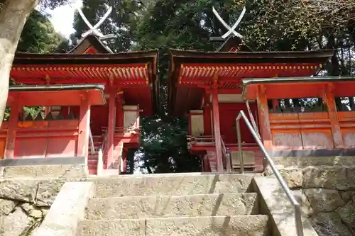 白山神社の本殿