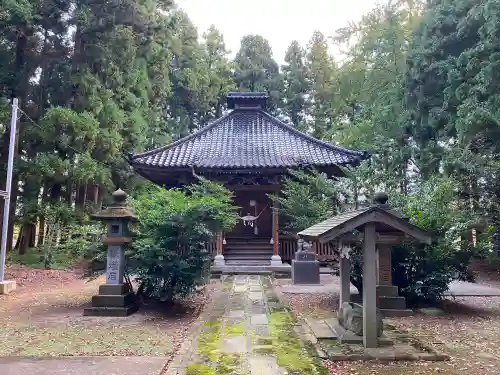 六所神社の本殿