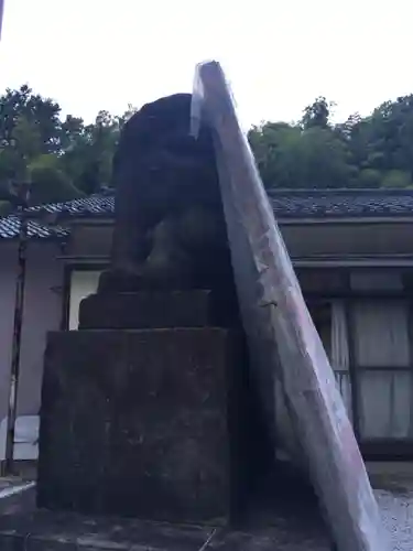 諏訪神社の狛犬