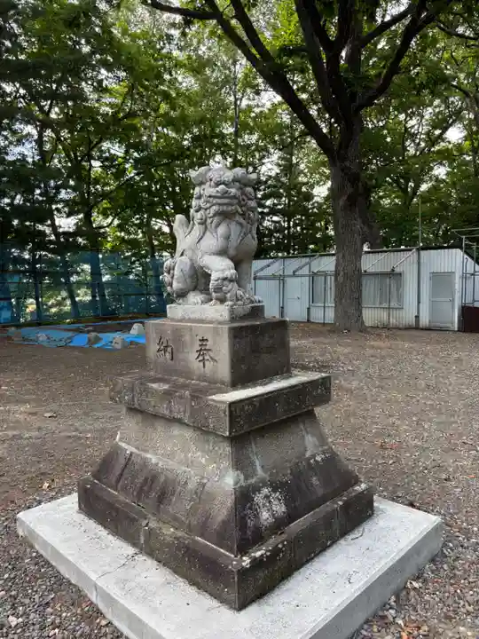 愛國神社の狛犬