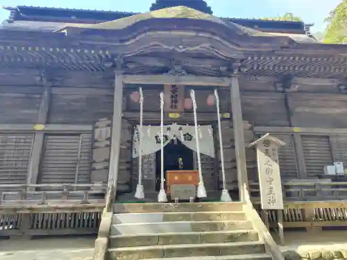 相馬中村神社の{uncategorized: "未分類", other: "その他", undefined: "問題あり", building: "その他建物", grave: "お墓", sacred_gate: "鳥居", guardian: "狛犬", statue: "像", buddha: "仏像", history: "歴史", nature: "自然", garden: "庭園", animal: "動物", pagoda: "塔", temizu: "手水舎", mountain_gate: "山門・神門", sanctuary: "本殿・本堂", subordinate: "末社・摂社", art: "芸術", scenery: "景色", jizo: "地蔵", ema: "絵馬", goshuin: "御朱印", omikuji: "おみくじ", items: "授与品その他", amulet: "お守り", goshuincho: "御朱印帳", eats: "食事", festival: "お祭り", votive_dance: "神楽", shichigosan: "七五三参", wedding: "結婚式", experience: "体験その他", initially: "初詣", around: "周辺", anti_infection: "感染症対策"}