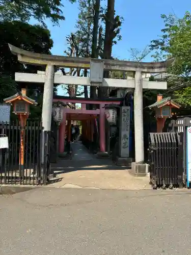 花園稲荷神社の{uncategorized: "未分類", other: "その他", undefined: "問題あり", building: "その他建物", grave: "お墓", sacred_gate: "鳥居", guardian: "狛犬", statue: "像", buddha: "仏像", history: "歴史", nature: "自然", garden: "庭園", animal: "動物", pagoda: "塔", temizu: "手水舎", mountain_gate: "山門・神門", sanctuary: "本殿・本堂", subordinate: "末社・摂社", art: "芸術", scenery: "景色", jizo: "地蔵", ema: "絵馬", goshuin: "御朱印", omikuji: "おみくじ", items: "授与品その他", amulet: "お守り", goshuincho: "御朱印帳", eats: "食事", festival: "お祭り", votive_dance: "神楽", shichigosan: "七五三参", wedding: "結婚式", experience: "体験その他", initially: "初詣", around: "周辺", anti_infection: "感染症対策"}