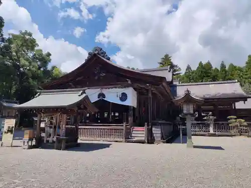土佐神社の本殿・本堂