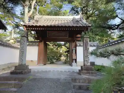 昌光律寺の山門・神門