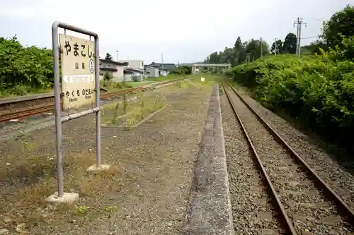 山越諏訪神社の周辺