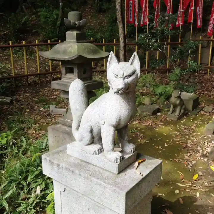 円山随身稲荷大明神の狛犬