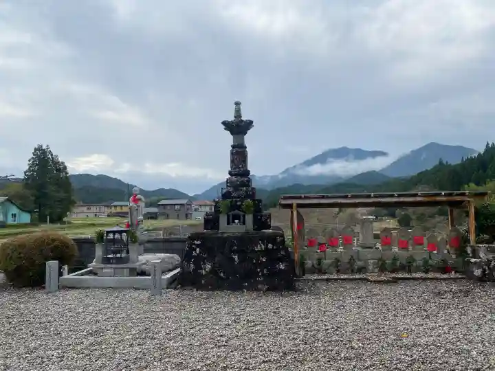 宝積院の{uncategorized: "未分類", other: "その他", undefined: "問題あり", building: "その他建物", grave: "お墓", sacred_gate: "鳥居", guardian: "狛犬", statue: "像", buddha: "仏像", history: "歴史", nature: "自然", garden: "庭園", animal: "動物", pagoda: "塔", temizu: "手水舎", mountain_gate: "山門・神門", sanctuary: "本殿・本堂", subordinate: "末社・摂社", art: "芸術", scenery: "景色", jizo: "地蔵", ema: "絵馬", goshuin: "御朱印", omikuji: "おみくじ", items: "授与品その他", amulet: "お守り", goshuincho: "御朱印帳", eats: "食事", festival: "お祭り", votive_dance: "神楽", shichigosan: "七五三参", wedding: "結婚式", experience: "体験その他", initially: "初詣", around: "周辺", anti_infection: "感染症対策"}