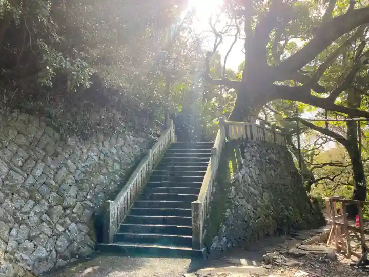 千光寺の{uncategorized: "未分類", other: "その他", undefined: "問題あり", building: "その他建物", grave: "お墓", sacred_gate: "鳥居", guardian: "狛犬", statue: "像", buddha: "仏像", history: "歴史", nature: "自然", garden: "庭園", animal: "動物", pagoda: "塔", temizu: "手水舎", mountain_gate: "山門・神門", sanctuary: "本殿・本堂", subordinate: "末社・摂社", art: "芸術", scenery: "景色", jizo: "地蔵", ema: "絵馬", goshuin: "御朱印", omikuji: "おみくじ", items: "授与品その他", amulet: "お守り", goshuincho: "御朱印帳", eats: "食事", festival: "お祭り", votive_dance: "神楽", shichigosan: "七五三参", wedding: "結婚式", experience: "体験その他", initially: "初詣", around: "周辺", anti_infection: "感染症対策"}