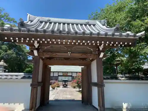 法音寺の山門